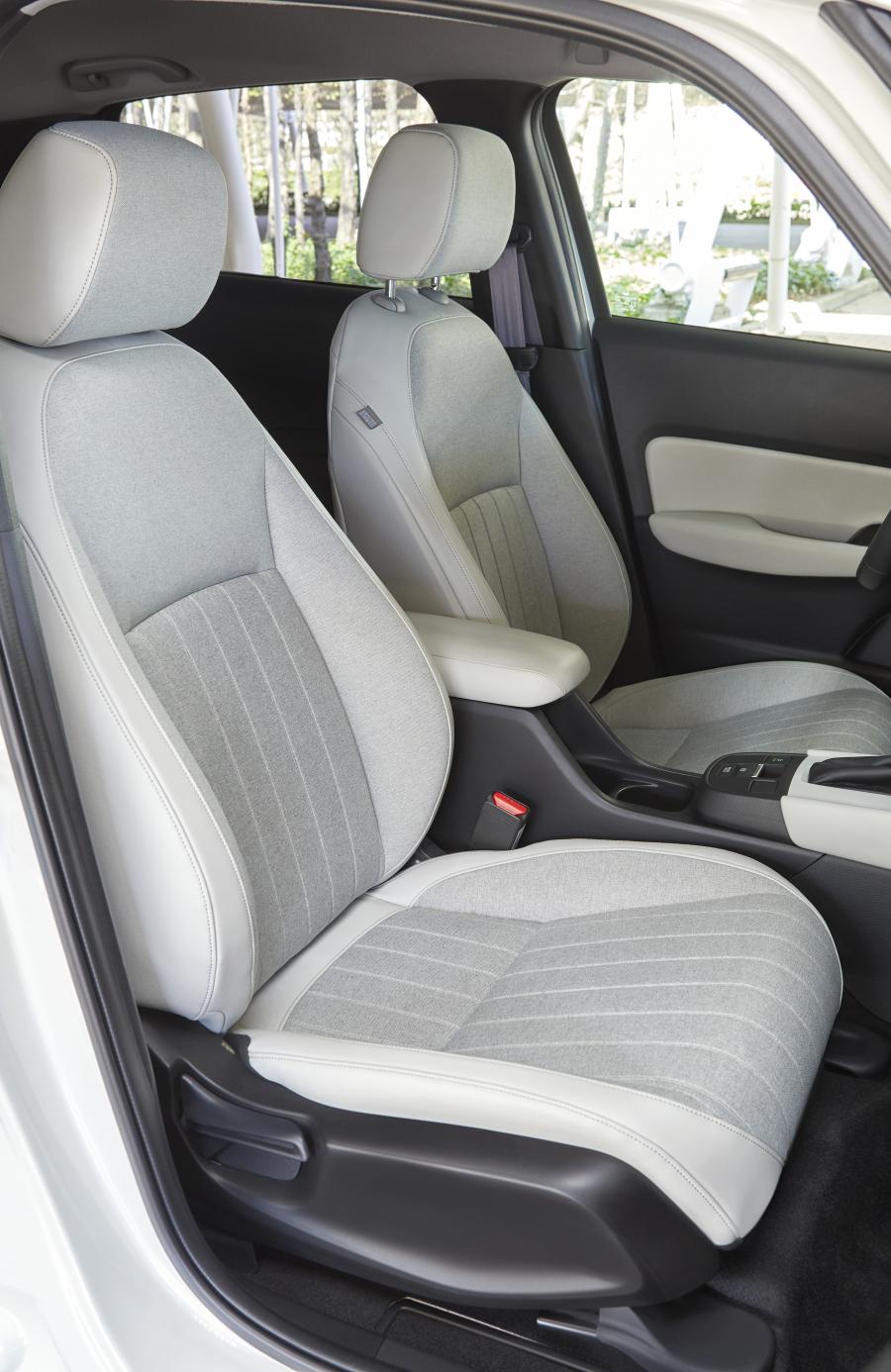 Интерьер Honda Jazz e:HEV 2020 года  (EU) (фото 41 из 44)
